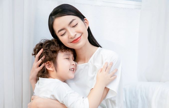 Từ chán ghét, tôi chuyển qua thương vì sự hiểu chuyện của con trai chồng