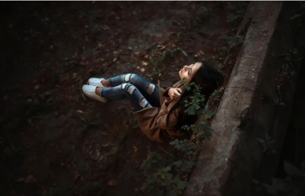 Một tháng nay vợ cũ của chồng thường lui tới nhà, dùng rất nhiều quà để mua chuộc mọi người nhưng sự trở về đúng lúc của em chồng tôi đã "bán đứng" chị ta