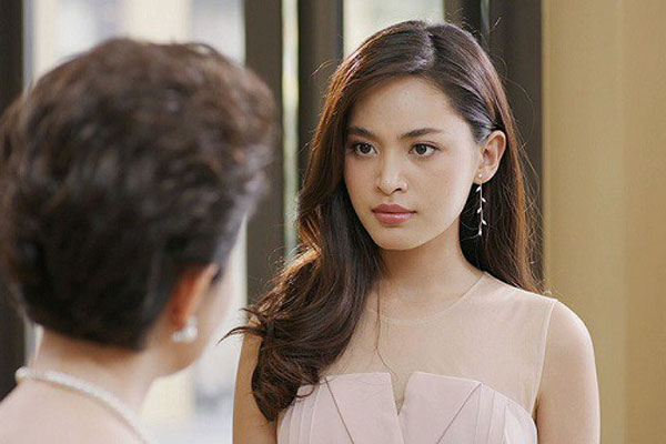 Đêm tân hôn, mẹ chồng đột ngột gọi chúng tôi xuống nói chuyện, nghe câu tuyên bố của bà mà tôi tái mặt