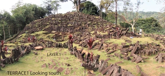 Bí ẩn về công trình trên núi Padang, nơi được cho là lâu đời hơn cả nơi khởi nguồn của nền văn minh nhân loại - Ảnh 4.