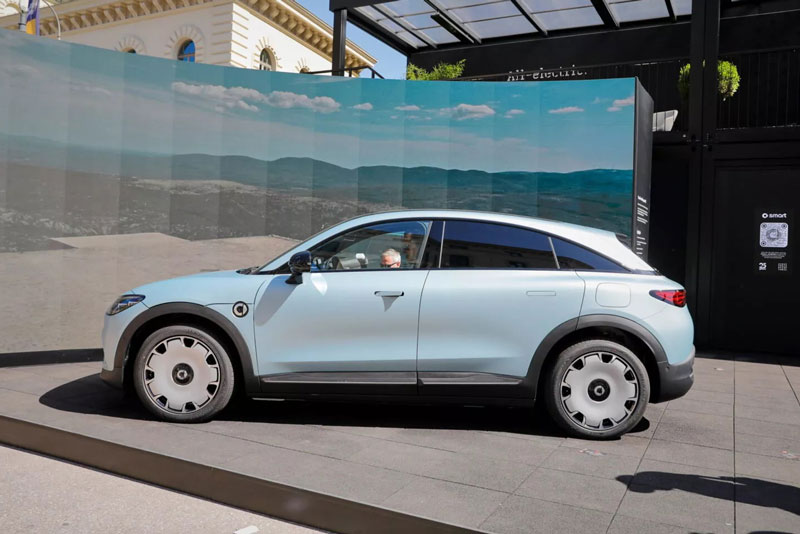 SUV chạy điện của Mercedes-Benz công suất 422 mã lực, giá từ 1,1 tỷ đồng