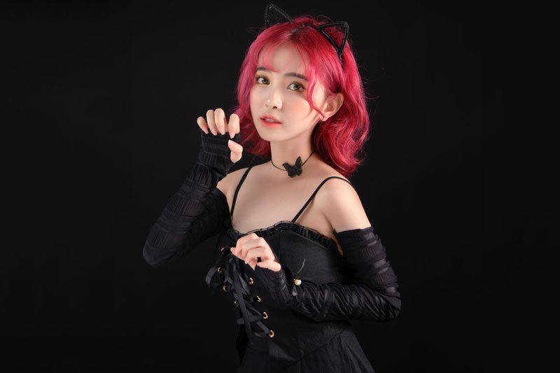 Lần đầu tập tành cosplay, nữ streamer nửa triệu người theo dõi thu về thành phẩm "rất gì và này nọ"