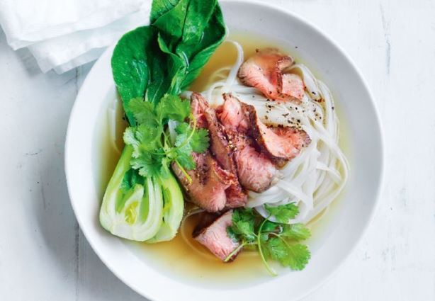 Cách nấu phở bò thơm ngon tại nhà chỉ trong 20 phút