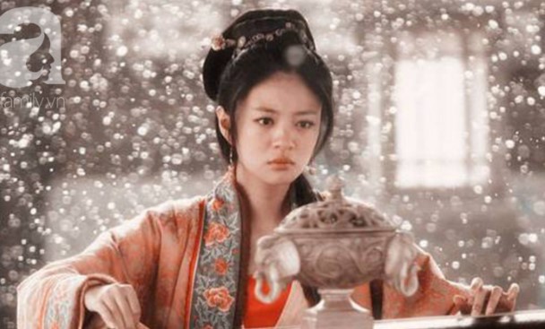 Kỹ nữ đẹp nức tiếng thời Tống, đàn ông đều quỳ gối dưới chân, Hoàng đế yêu điên dại phải đào đường hầm từ cung điện đến lầu xanh để gặp