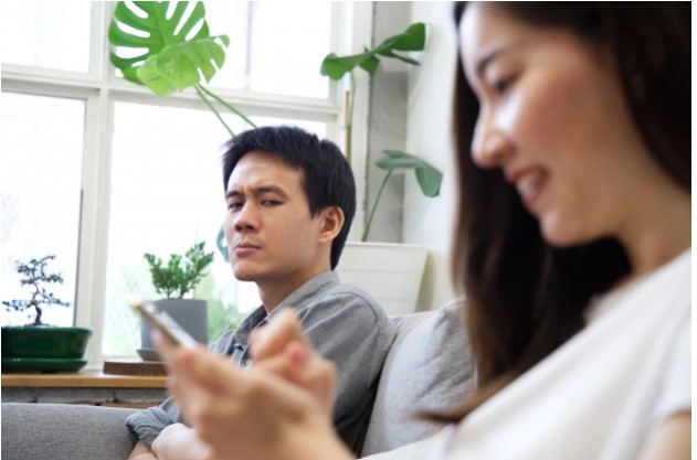 Đãi mẹ chồng trà sữa, dạy em chồng trang điểm, vợ tôi đôi khi khiến người khác khóc không ra nước mắt vì sự tốt bụng quá mức của mình