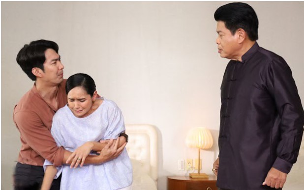 Lần đầu gặp bố chồng, tôi sững sờ nhìn người đàn ông ấy rồi lao đến cho ông cái tát trời giáng