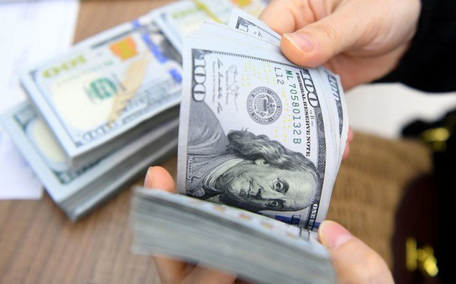 Khảo sát Reuters: Đồng USD sẽ tiếp tục tăng trước khi sụt giảm vào năm 2024