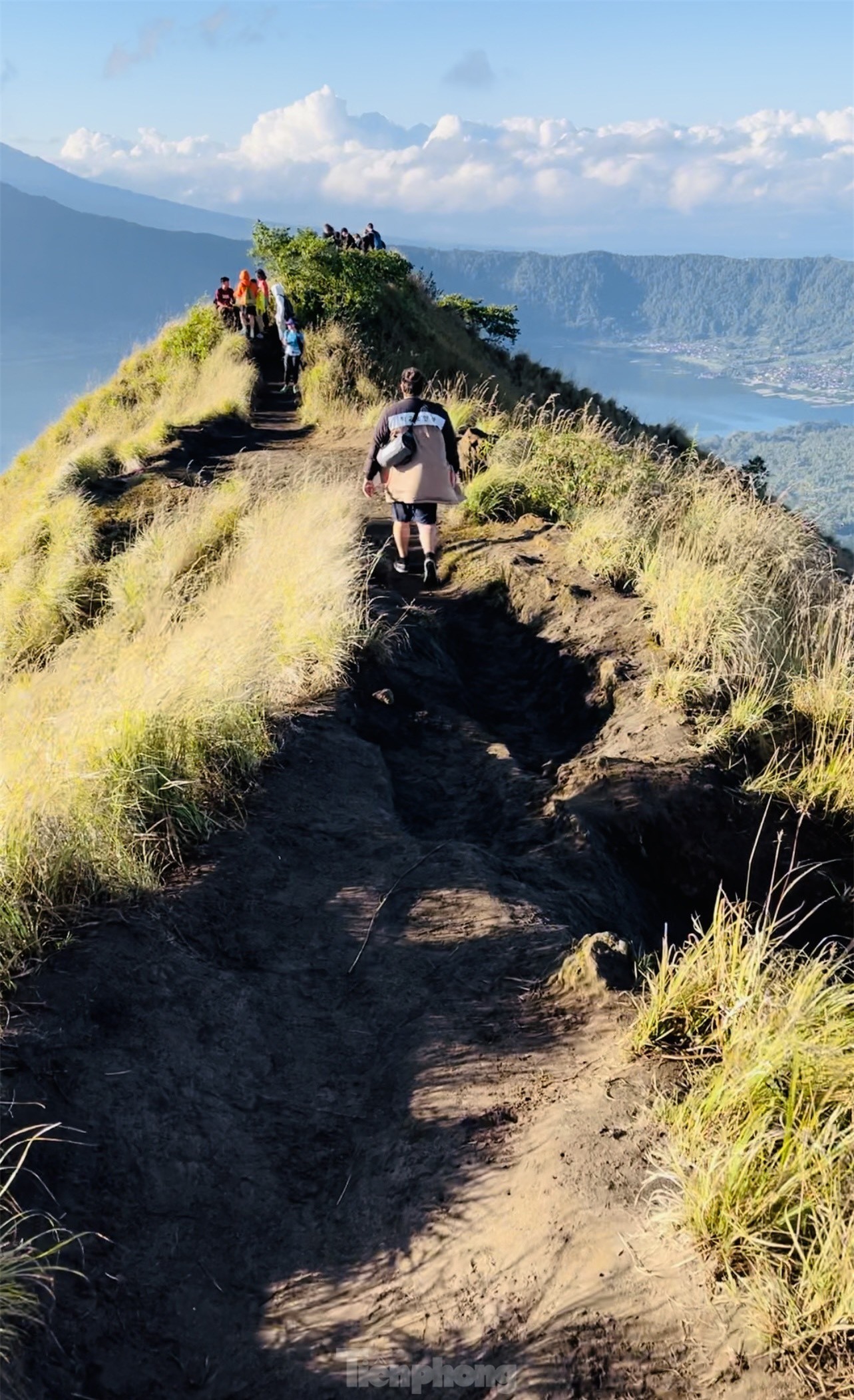 'Săn mây, đón bình minh' trên đỉnh núi lửa Batur ảnh 11
