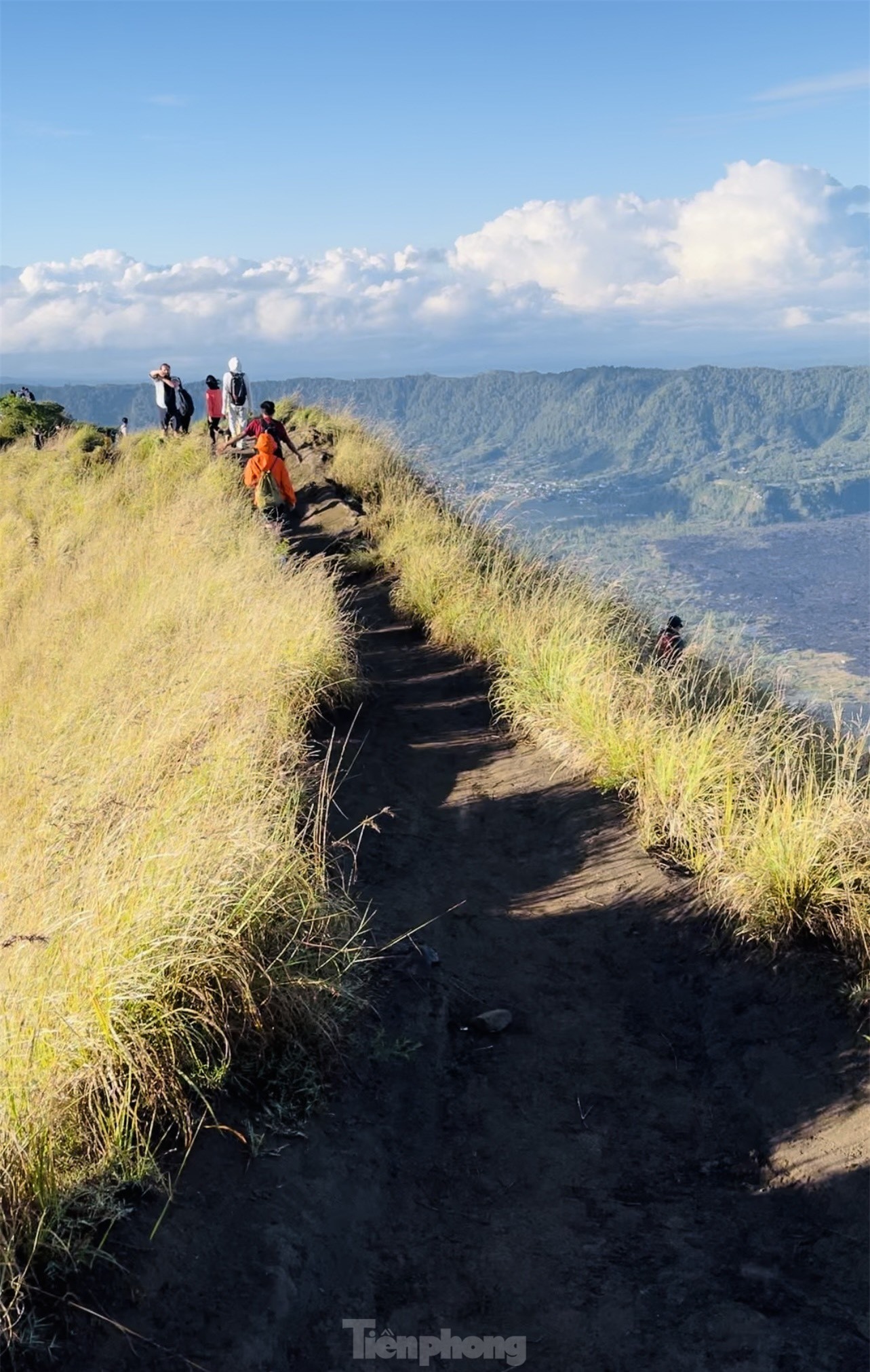 'Săn mây, đón bình minh' trên đỉnh núi lửa Batur ảnh 12