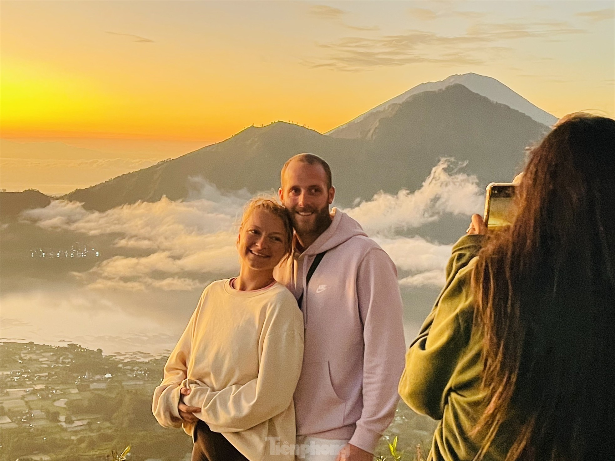 'Săn mây, đón bình minh' trên đỉnh núi lửa Batur ảnh 9