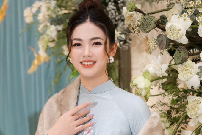 Nàng Á hậu bỏ showbiz làm dâu hào môn: Được chồng đại gia hơn 16 tuổi cưng như "trứng mỏng", mẹ 2 con sở hữu body cực cháy