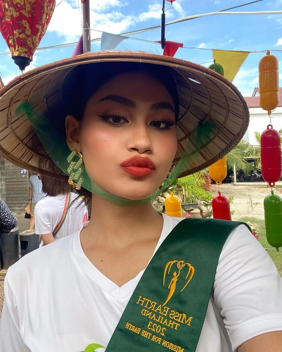 Người đẹp lai 18 tuổi tới Việt Nam thi Hoa hậu Trái Đất ảnh 14