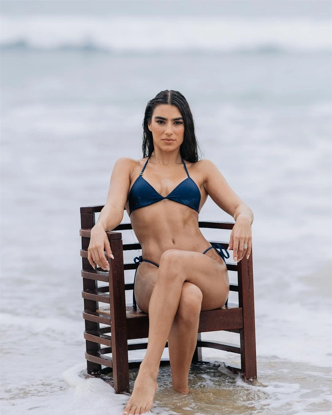 Thí sinh Hoa hậu Hoàn vũ Australia chụp ảnh bikini ở biển Đà Nẵng ảnh 3