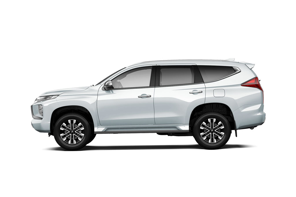 Mitsubishi Pajero Sport giảm giá 220 triệu đồng tại Việt Nam