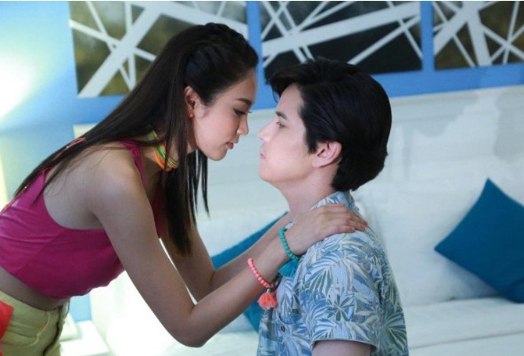 Phát hiện chồng ngoại tình, tôi mở tiệc mừng rồi giăng lưới cho cả 2 sập bẫy