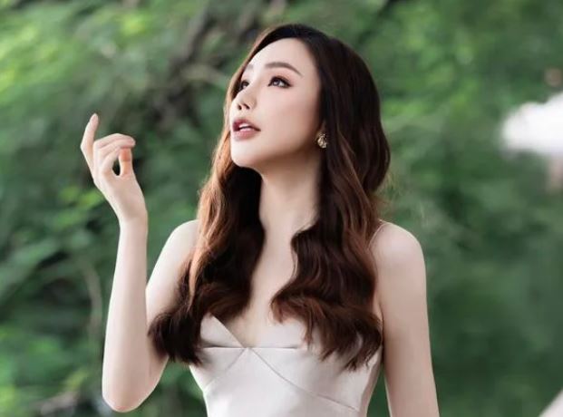 Nhan sắc Hồ Quỳnh Hương ra sao sau nghi vấn 'dao kéo' hỏng?