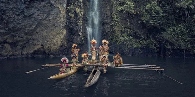  Người Uramana, Amuioan, Tufi, Papua New Guinea. Tộc Uramana sống ở Papua New Guinea. Đây là một trong những đất nước có nền văn hóa đa dạng nhất trên thế giới, với hơn 850 ngôn ngữ bản địa. 