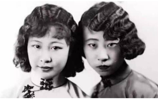 Ảnh hiếm gia đình hoàng đế nhà Thanh: Lộ em gái xinh như minh tinh trong trang phục thời thượng