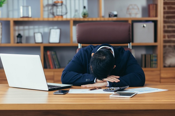 Workers are less productive and make more typos on Friday, study finds