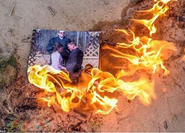 5 đồ vật dù nhà chật đến mấy cũng không được mang đi đốt để tránh rước hoạ vào thân