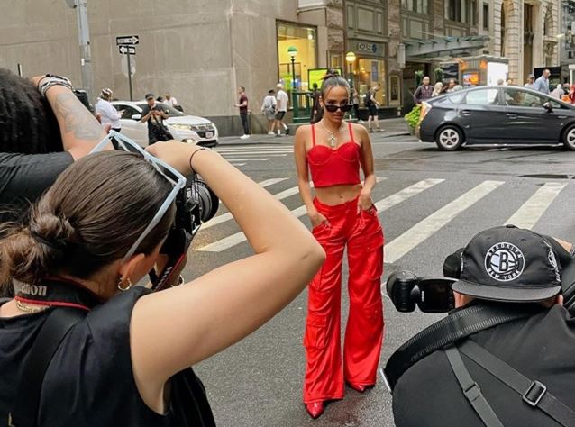 Cô gái gây tranh cãi với quan điểm: "Tôi luôn yêu cầu đàn ông cho xem số dư tài khoản của họ vào buổi hẹn đầu tiên"