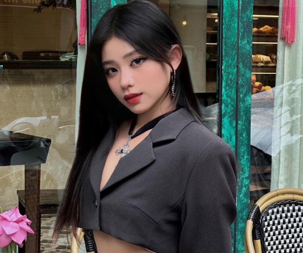 Soi loạt ảnh nét căng, "bỏng mắt" của hot girl Tốc Chiến, bộ nhớ có tràn fan vẫn nguyện lưu về 