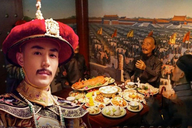 Hoàng đế Càn Long mở tiệc chiêu đãi 3000 người già khắp cả nước, nhưng sao nhiều người ăn xong lại qua đời