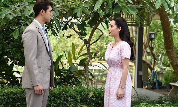 Ngày ra tòa, tôi lái xe 5 tỷ mới tậu đến, chồng với bồ cứ tròn mắt nhìn theo