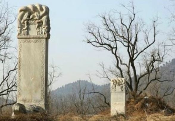 Vua Càn Long phải lập tức dừng di dời mộ của Vạn Quý phi sau khi nhìn thấy 8 chữ được khắc trên bia