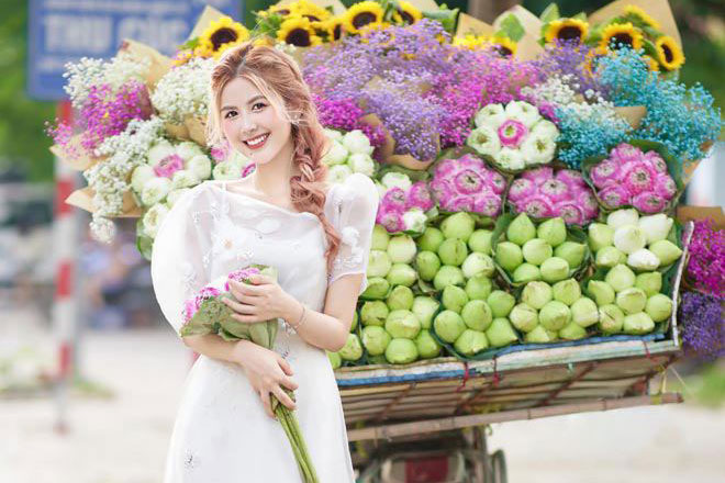 Gái xinh Hà thành khoe ảnh “check-in” xinh lung linh trên phố thu Hà Nội