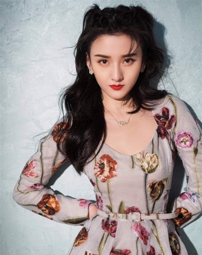 Tống Tổ Nhi sụp đổ sự nghiệp ở tuổi 25, nhiều nghệ sĩ vạ lây ảnh 2