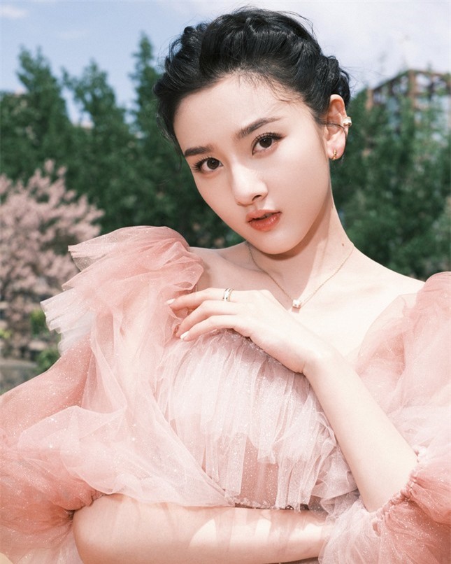 Tống Tổ Nhi sụp đổ sự nghiệp ở tuổi 25, nhiều nghệ sĩ vạ lây ảnh 4