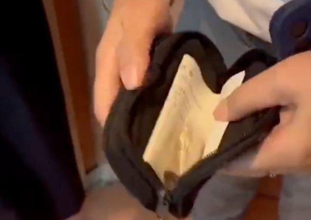 Ở nhà thuê, người phụ nữ thấy “báu vật” 1,3 tỷ đồng: Cảnh sát xuất hiện, phản ứng từ nhân vật chính gây bất ngờ