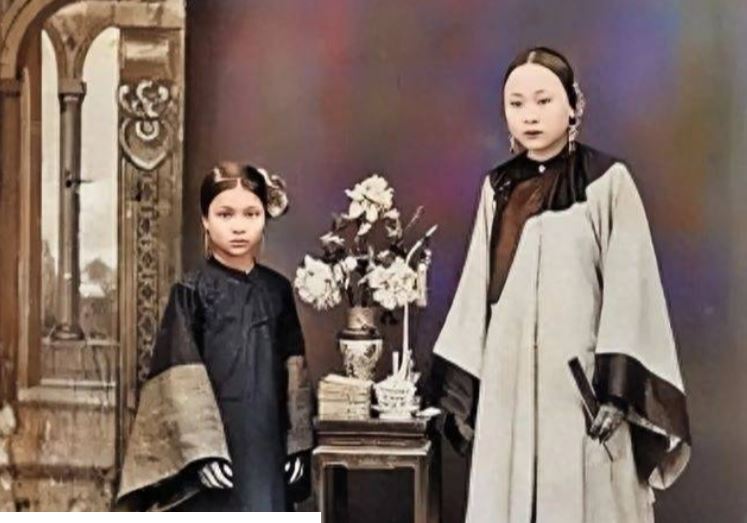 Bộ ảnh hiếm cuối Thanh triều, hé lộ nhan sắc đẹp như hoa của mỹ nữ nổi tiếng nhất và các phi tần hậu cung