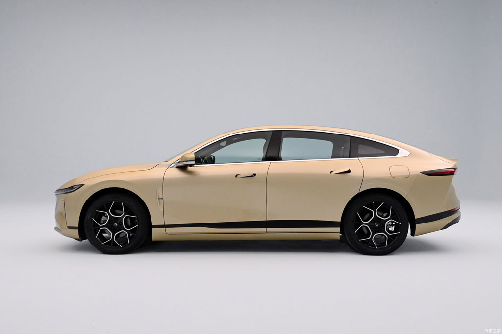 Xe sedan thiết kế sang chảnh, công suất 313 mã lực, giá bán mới là điều đáng chú ý