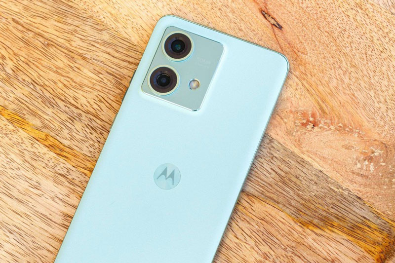 Smartphone chống nước, RAM 12 GB, sạc 68W, màn hình OLED, giá 10,1 triệu đồng