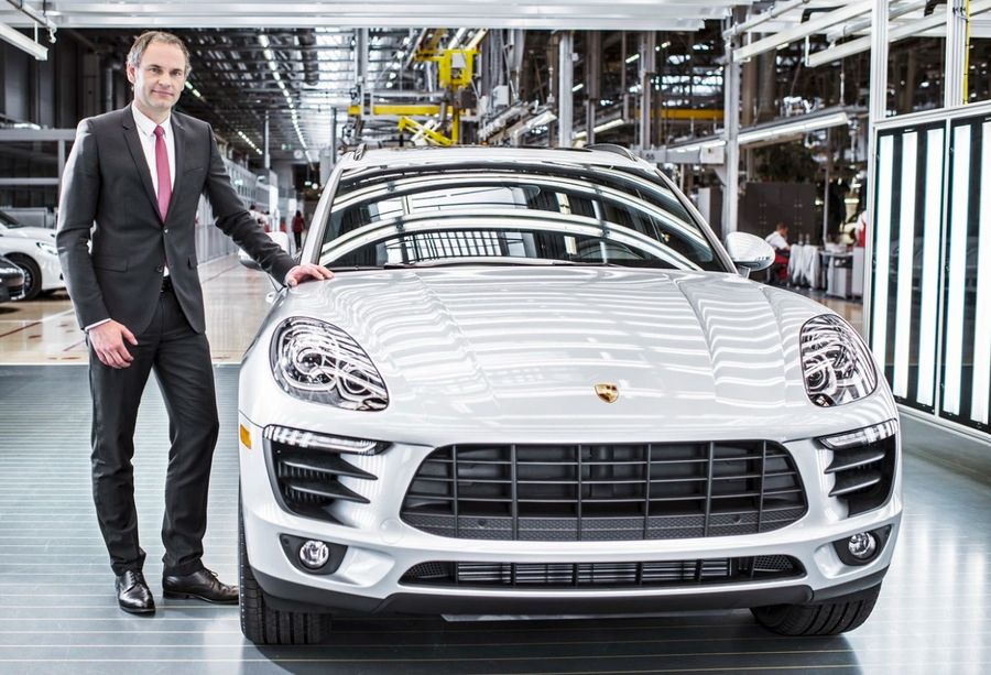 Các nhà sản xuất ô tô lớn nhất châu Âu đương đầu với xe điện của Trung Quốc như thế nào?