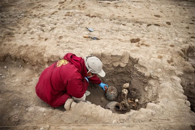 Nhà khảo cổ học phát hiện xác ướp 1.000 năm tuổi
