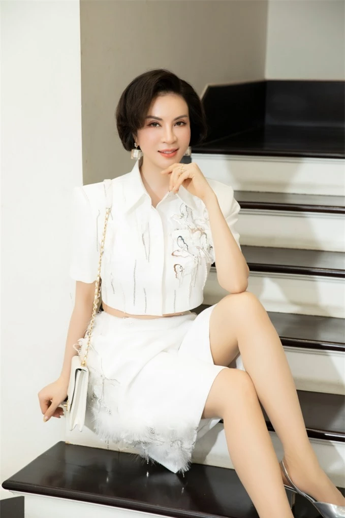 Thanh Mai sinh năm 1973 tại Nghệ An. Sau khi đạt giải á hậu cuộc thi Ngôi sao điện ảnh ngày mai 1992, Thanh Mai bắt đầu thử sức ở lĩnh vực diễn xuất. Cô nổi tiếng nhờ vai diễn trong phim 