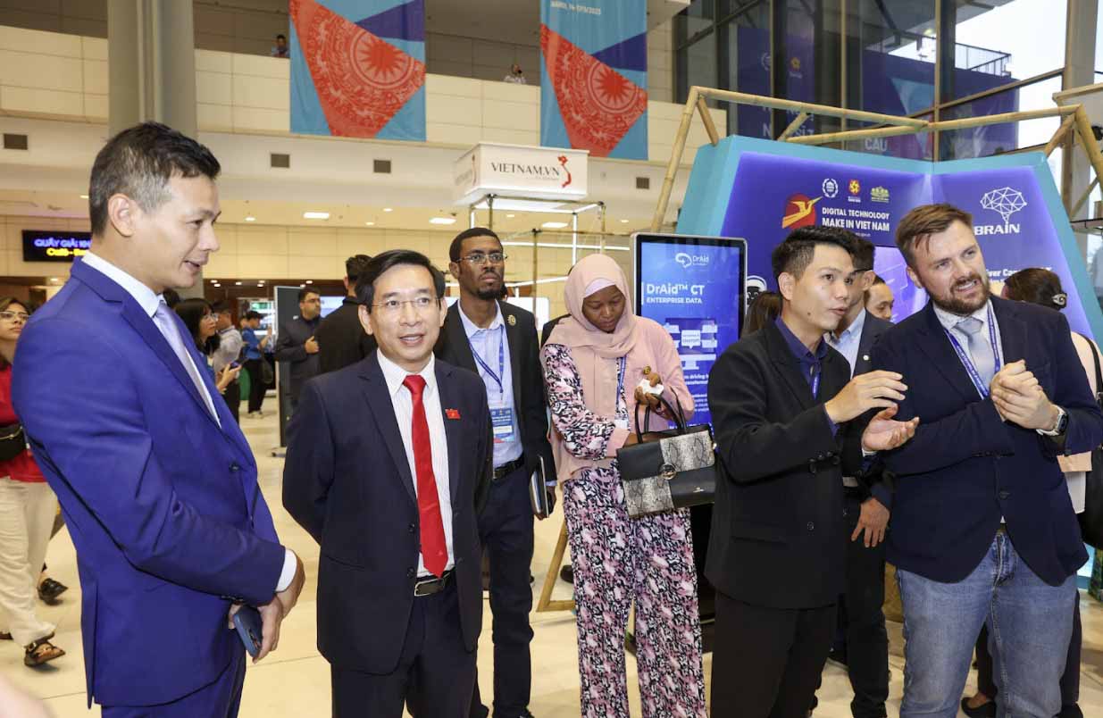 Doanh nghiệp Việt giới thiệu công nghệ AI tại hội nghị Nghị sĩ trẻ toàn cầu