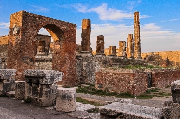 Người phụ nữ phải trả lại món cổ vật đã đánh cắp sau 15 năm liên tục gặp tai họa bởi những 'lời nguyền' đáng sợ