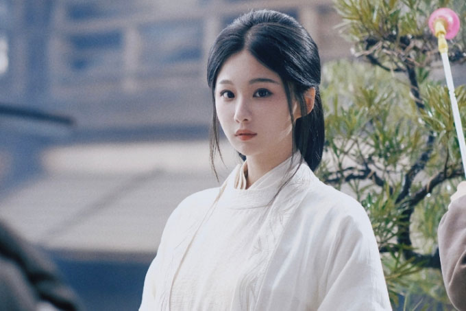 Xuất hiện nữ phụ 30 tuổi xinh như búp bê ở phim hot nhất hiện nay, dân tình tiếc nuối vì "bay màu" quá sớm