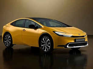 Toyota bám sát Ford về doanh số xe tại Mỹ