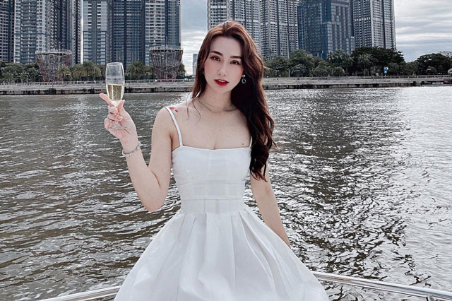 Dung nhan xinh đẹp của bạn gái hậu vệ Vũ Văn Thanh