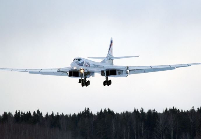 Quân sự thế giới hôm nay (17/9): Máy bay ném bom chiến lược Tu-160 sẽ được trang bị tên lửa hành trình có tầm bắn 6.500km