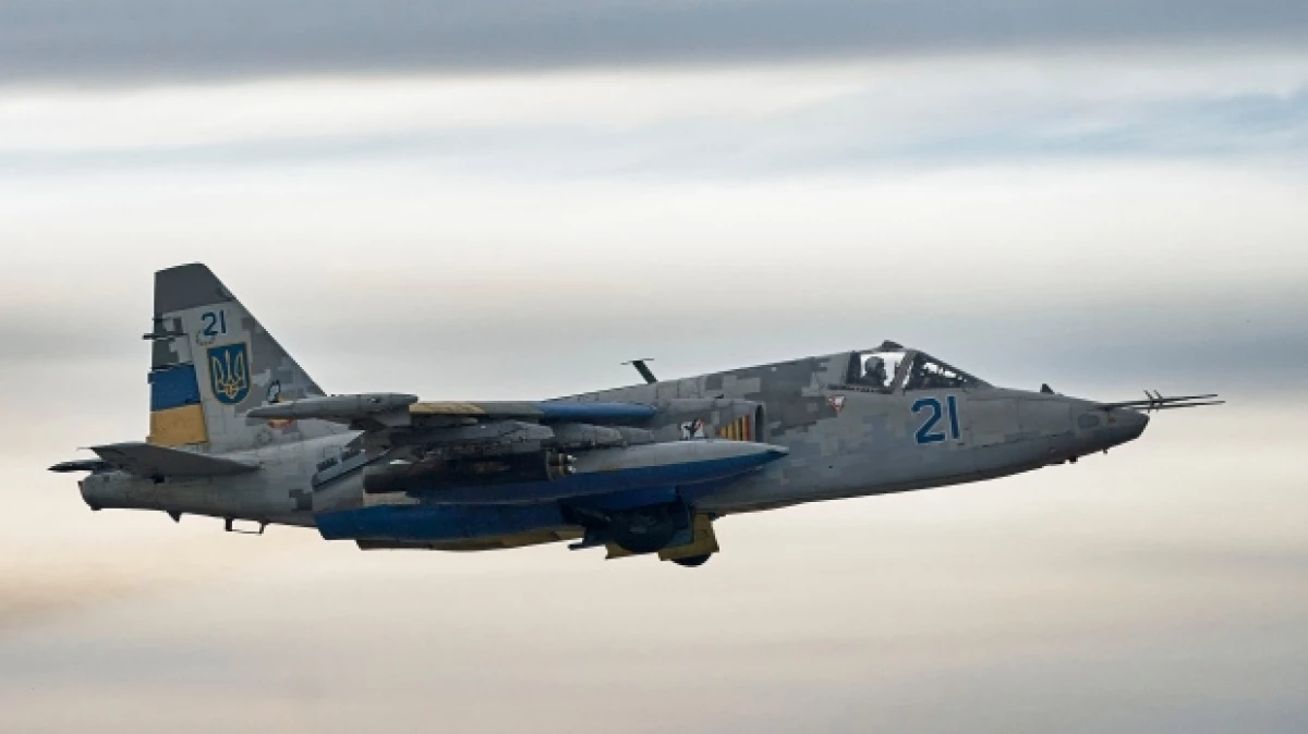 Máy bay Su-25 của Ukraine làm nhiệm vụ ở Donetsk ngày 4/5/2023. Ảnh: AP.