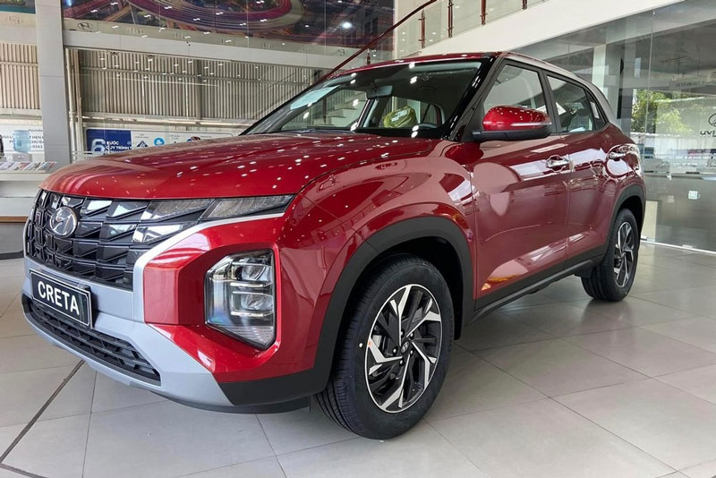 Hyundai Creta giảm giá "sập sàn", tăng áp lực lên Toyota Yaris Cross mới ra mắt