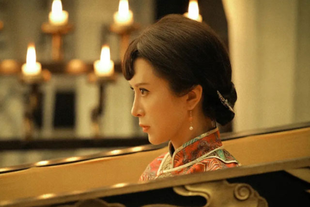 Sao nữ U50 còn đóng thiếu nữ khiến phim lỗ nặng, gây ức chế vì được 3 nam chính liều mạng tranh giành