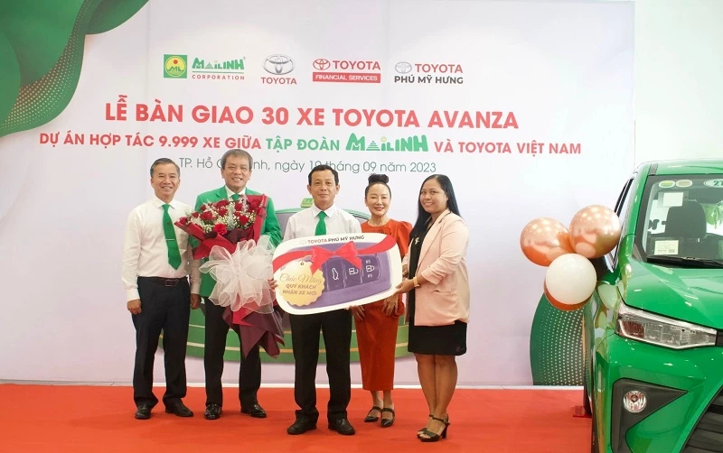 Đây là đợt bàn giao xe đầu tiên trong khuôn khổ hợp tác toàn diện giữa Mai Linh và Toyota Việt Nam.