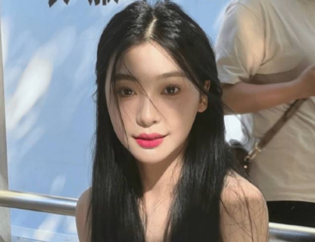 Hot girl mạng 20 triệu fan đóng vai kinh điển của Lưu Diệc Phi, nhan sắc ra sao mà bị chê kém xa "thần tiên tỷ tỷ"?